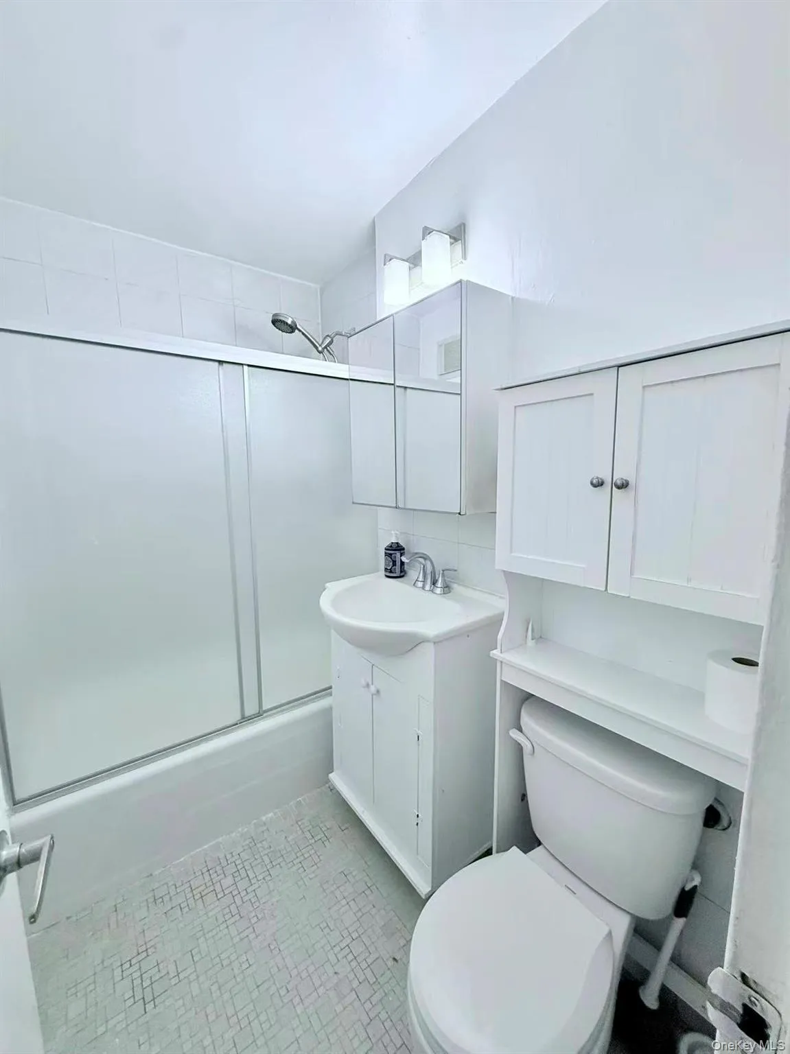 86-16 60 Avenue, New York, NY, 2 Bedrooms Bedrooms, 5 Rooms Rooms,1 BathroomBathrooms,Residential Lease,For Rent,60,0,990439 86-16 60 Avenue, New York, NY, 2 Bedrooms Bedrooms, 5 Rooms Rooms,1 BathroomBathrooms,Residential Lease,For Rent,60,0,990439