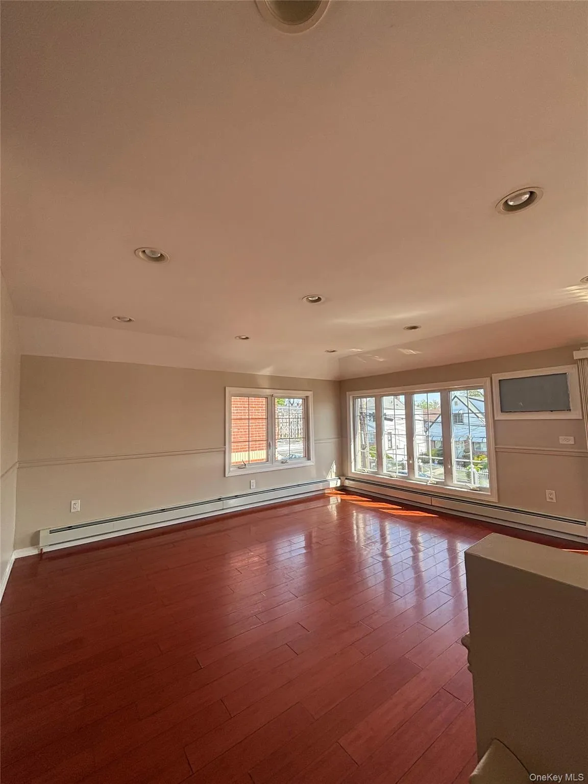 12032 201st Street, New York, NY, 3 Bedrooms Bedrooms, 5 Rooms Rooms,2 BathroomsBathrooms,Residential Lease,For Rent,201st,0,990445 12032 201st Street, New York, NY, 3 Bedrooms Bedrooms, 5 Rooms Rooms,2 BathroomsBathrooms,Residential Lease,For Rent,201st,0,990445