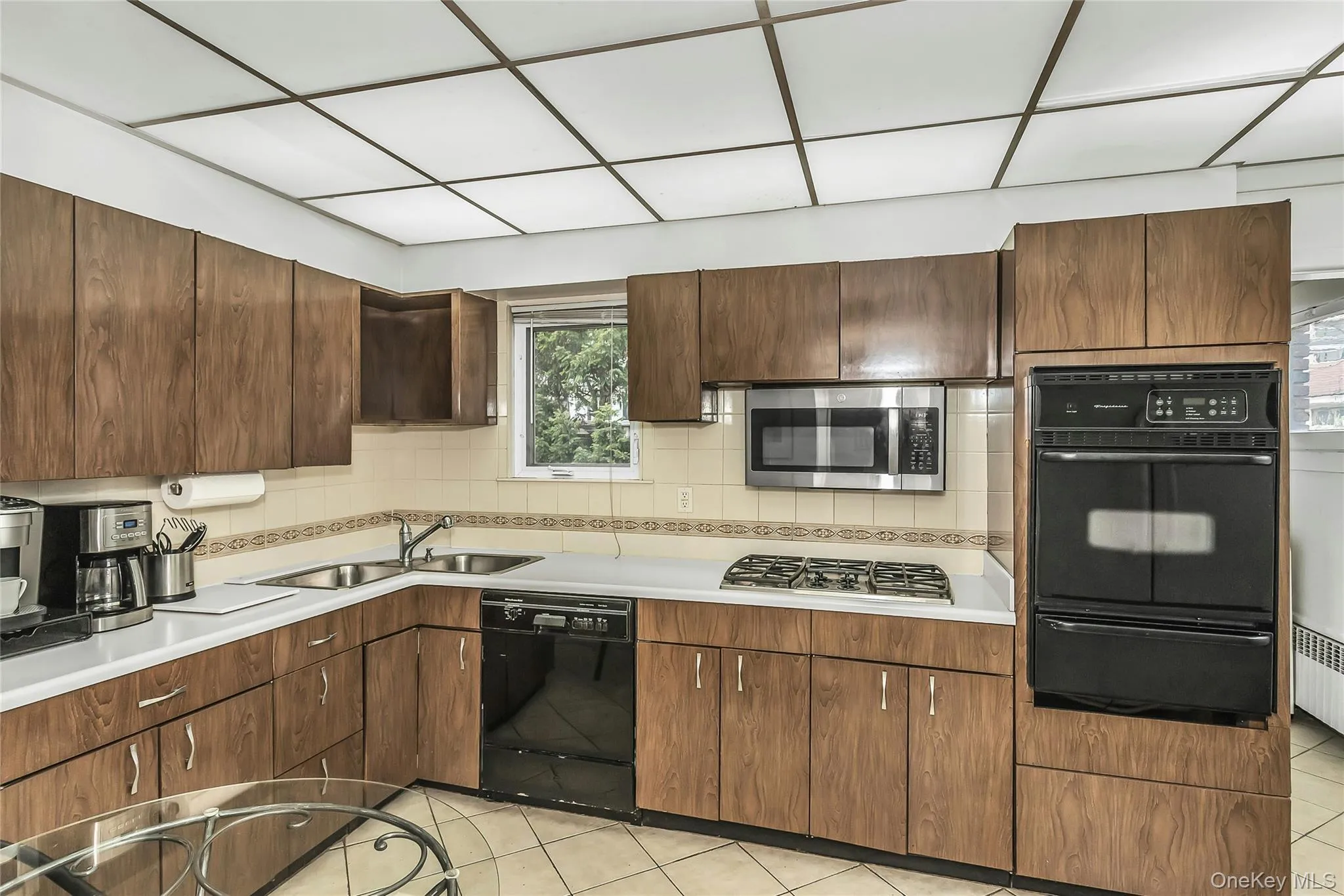 116 82nd Road, New York, NY, 4 Bedrooms Bedrooms, 10 Rooms Rooms,1 BathroomBathrooms,Residential,For Rent,82nd,0,990448 116 82nd Road, New York, NY, 4 Bedrooms Bedrooms, 10 Rooms Rooms,1 BathroomBathrooms,Residential,For Rent,82nd,0,990448