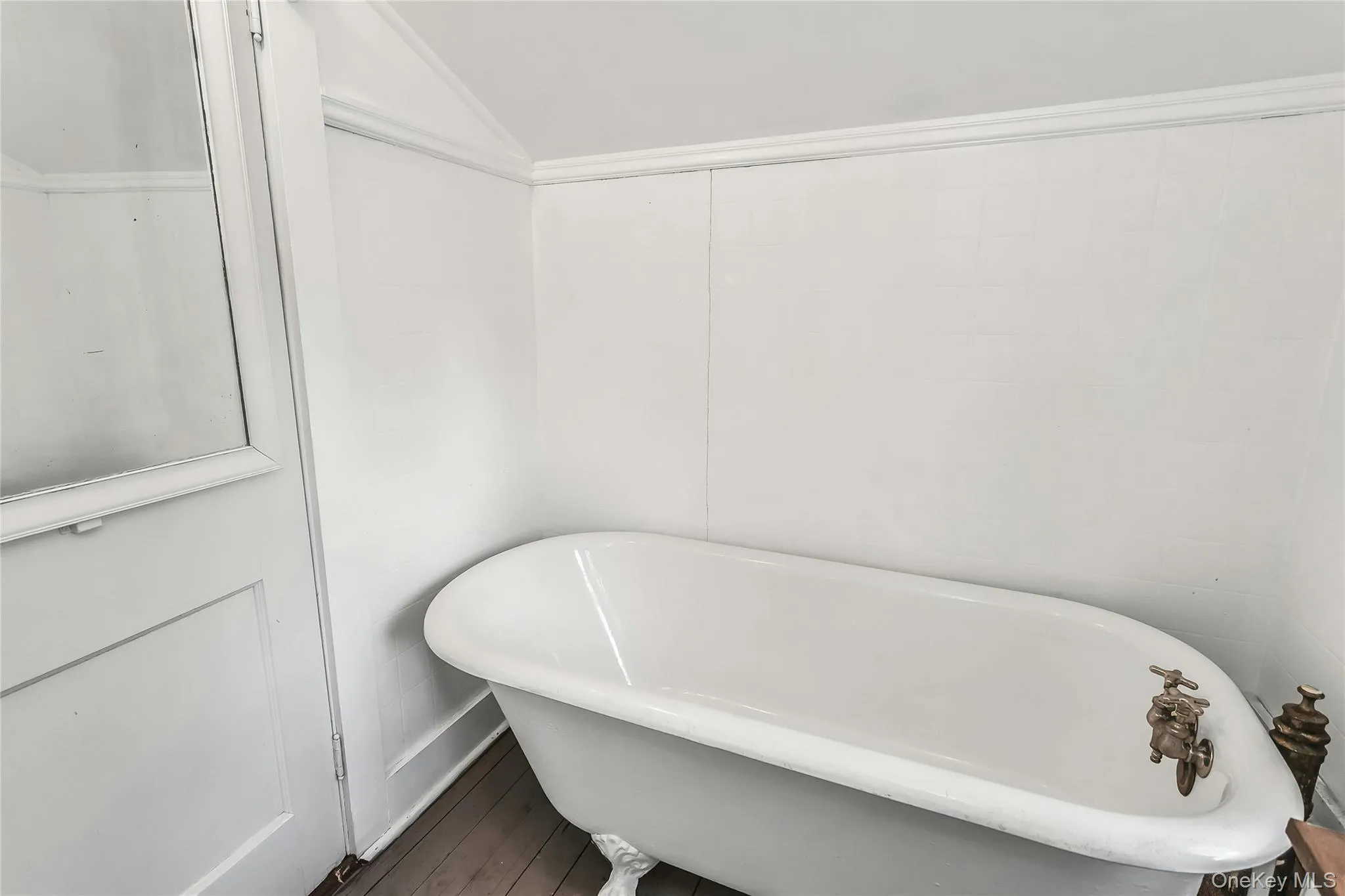 116 82nd Road, New York, NY, 4 Bedrooms Bedrooms, 10 Rooms Rooms,1 BathroomBathrooms,Residential,For Rent,82nd,0,990448 116 82nd Road, New York, NY, 4 Bedrooms Bedrooms, 10 Rooms Rooms,1 BathroomBathrooms,Residential,For Rent,82nd,0,990448