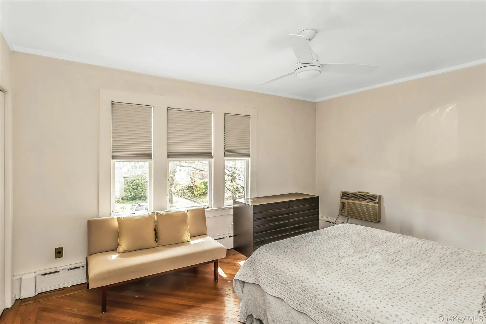 116 82nd Road, New York, NY, 4 Bedrooms Bedrooms, 10 Rooms Rooms,1 BathroomBathrooms,Residential,For Rent,82nd,0,990448 116 82nd Road, New York, NY, 4 Bedrooms Bedrooms, 10 Rooms Rooms,1 BathroomBathrooms,Residential,For Rent,82nd,0,990448