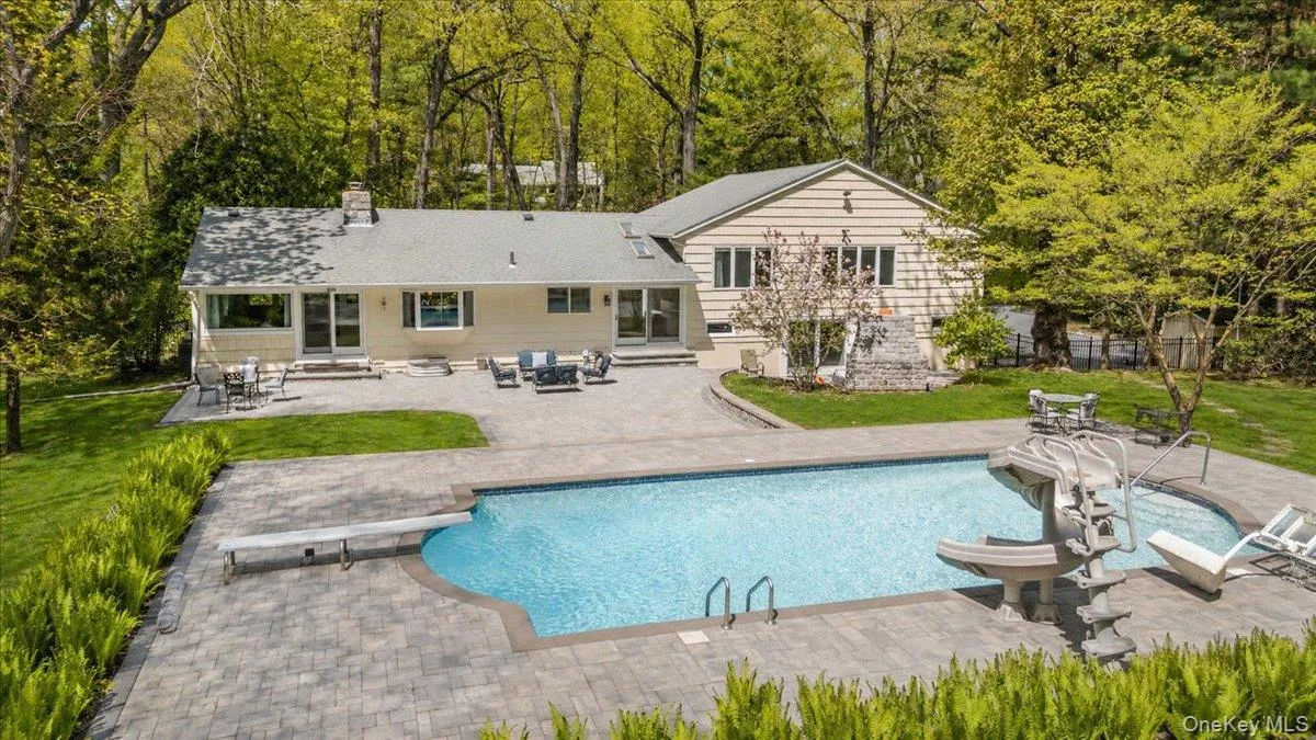 5 Fox Lane, Oyster Bay, NY, 4 Bedrooms Bedrooms, 9 Rooms Rooms,3 BathroomsBathrooms,Residential,For Rent,Fox,0,990449 5 Fox Lane, Oyster Bay, NY, 4 Bedrooms Bedrooms, 9 Rooms Rooms,3 BathroomsBathrooms,Residential,For Rent,Fox,0,990449