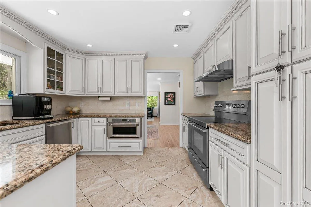 5 Fox Lane, Oyster Bay, NY, 4 Bedrooms Bedrooms, 9 Rooms Rooms,3 BathroomsBathrooms,Residential,For Rent,Fox,0,990449 5 Fox Lane, Oyster Bay, NY, 4 Bedrooms Bedrooms, 9 Rooms Rooms,3 BathroomsBathrooms,Residential,For Rent,Fox,0,990449
