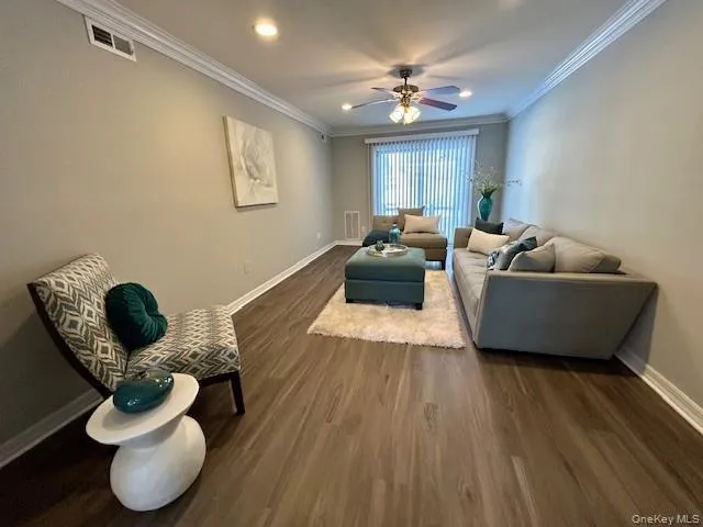 44 Mainsail Drive, Brookhaven, NY, 1 Bedroom Bedrooms, 4 Rooms Rooms,1 BathroomBathrooms,Residential Lease,For Rent,Mainsail,0,990451 44 Mainsail Drive, Brookhaven, NY, 1 Bedroom Bedrooms, 4 Rooms Rooms,1 BathroomBathrooms,Residential Lease,For Rent,Mainsail,0,990451