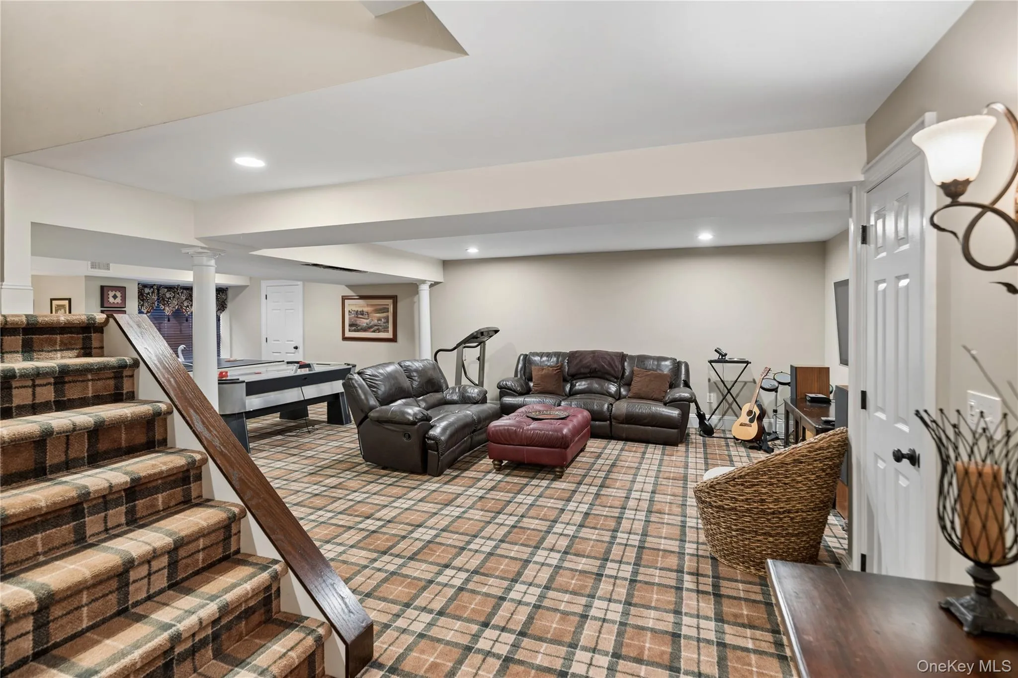 Entertainers dream basement, storage, utility room, work shop room Entertainers dream basement, storage, utility room, work shop room