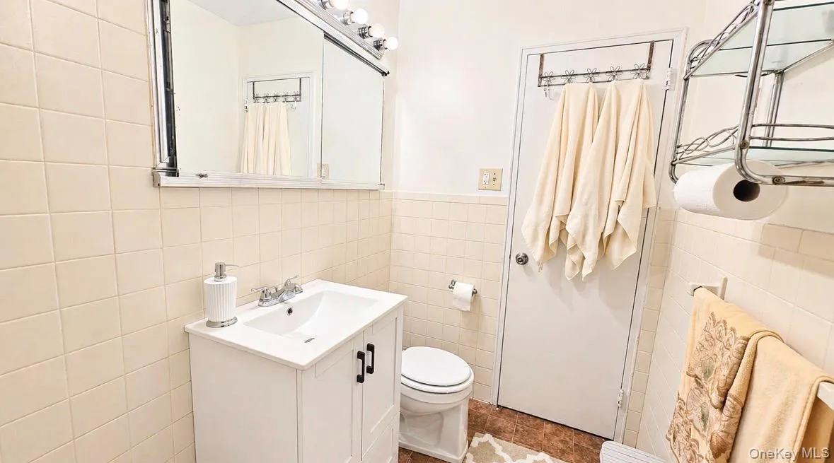 1200 53rd Street, New York, NY, 2 Bedrooms Bedrooms, 5 Rooms Rooms,1 BathroomBathrooms,Residential,For Rent,53rd,0,990475 1200 53rd Street, New York, NY, 2 Bedrooms Bedrooms, 5 Rooms Rooms,1 BathroomBathrooms,Residential,For Rent,53rd,0,990475