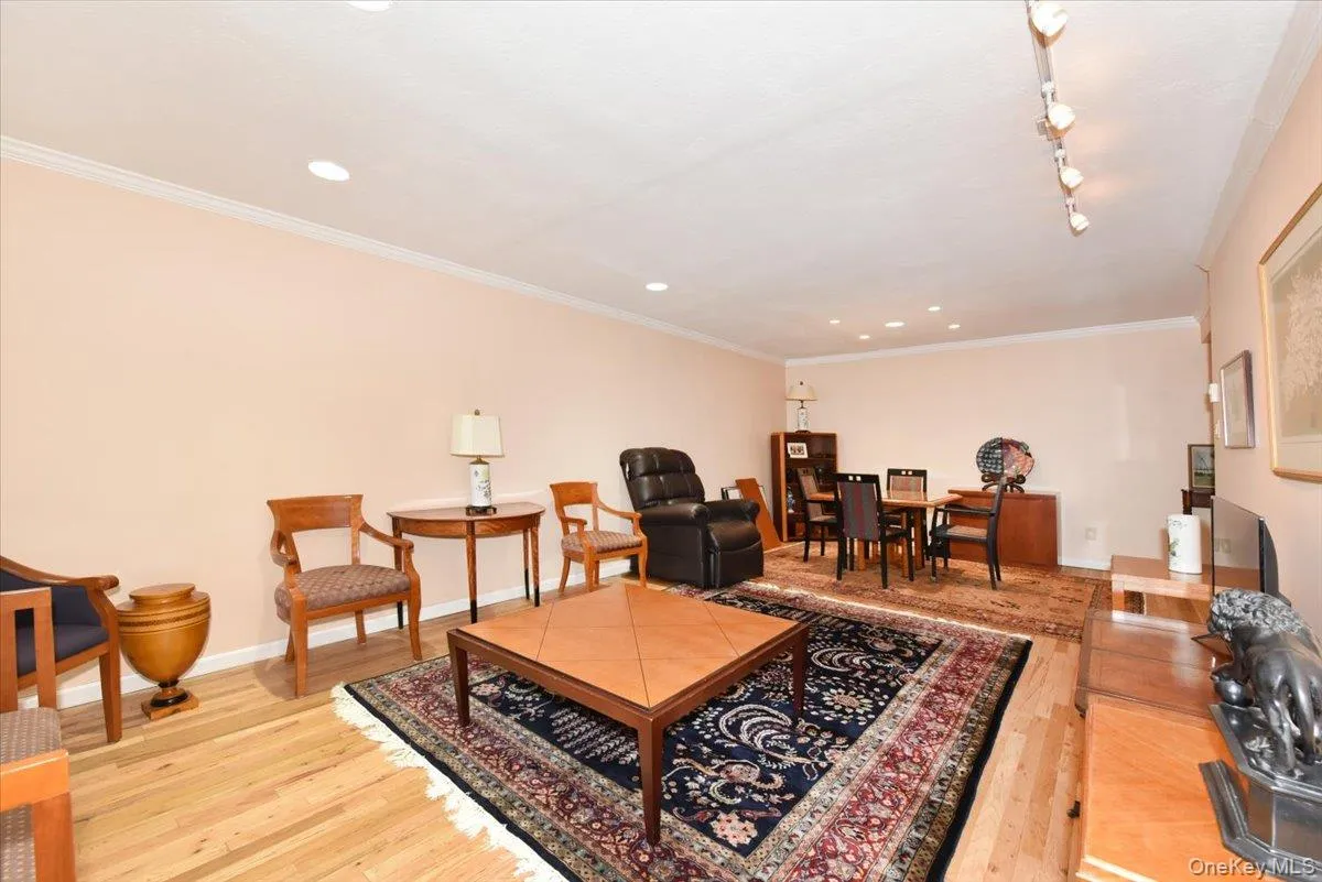 Living/Dining Room Living/Dining Room