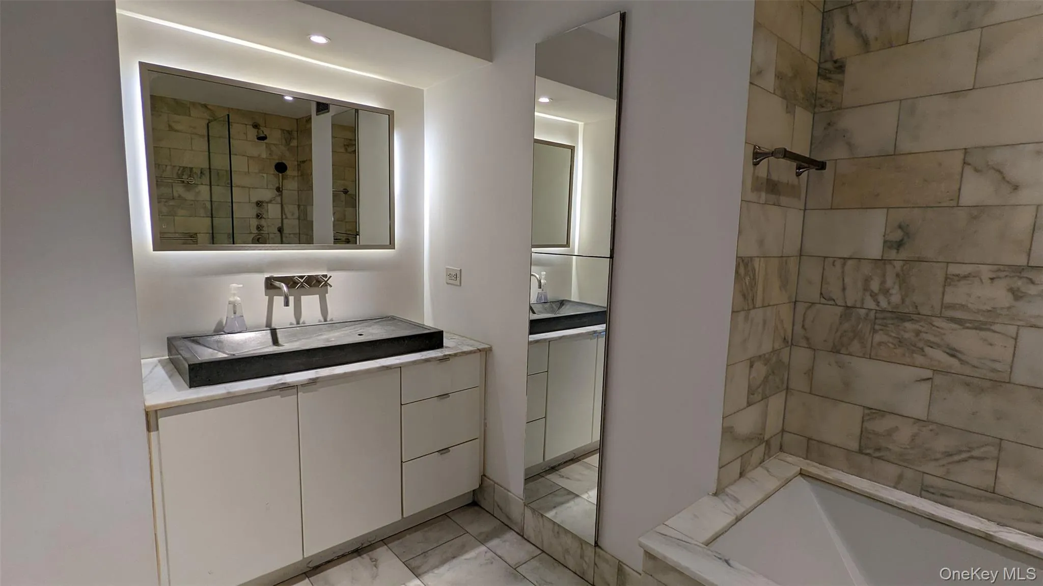 322 W 57 Street, New York, NY, 2 Rooms Rooms,1 BathroomBathrooms,Residential Lease,For Rent,W 57,0,990491 322 W 57 Street, New York, NY, 2 Rooms Rooms,1 BathroomBathrooms,Residential Lease,For Rent,W 57,0,990491