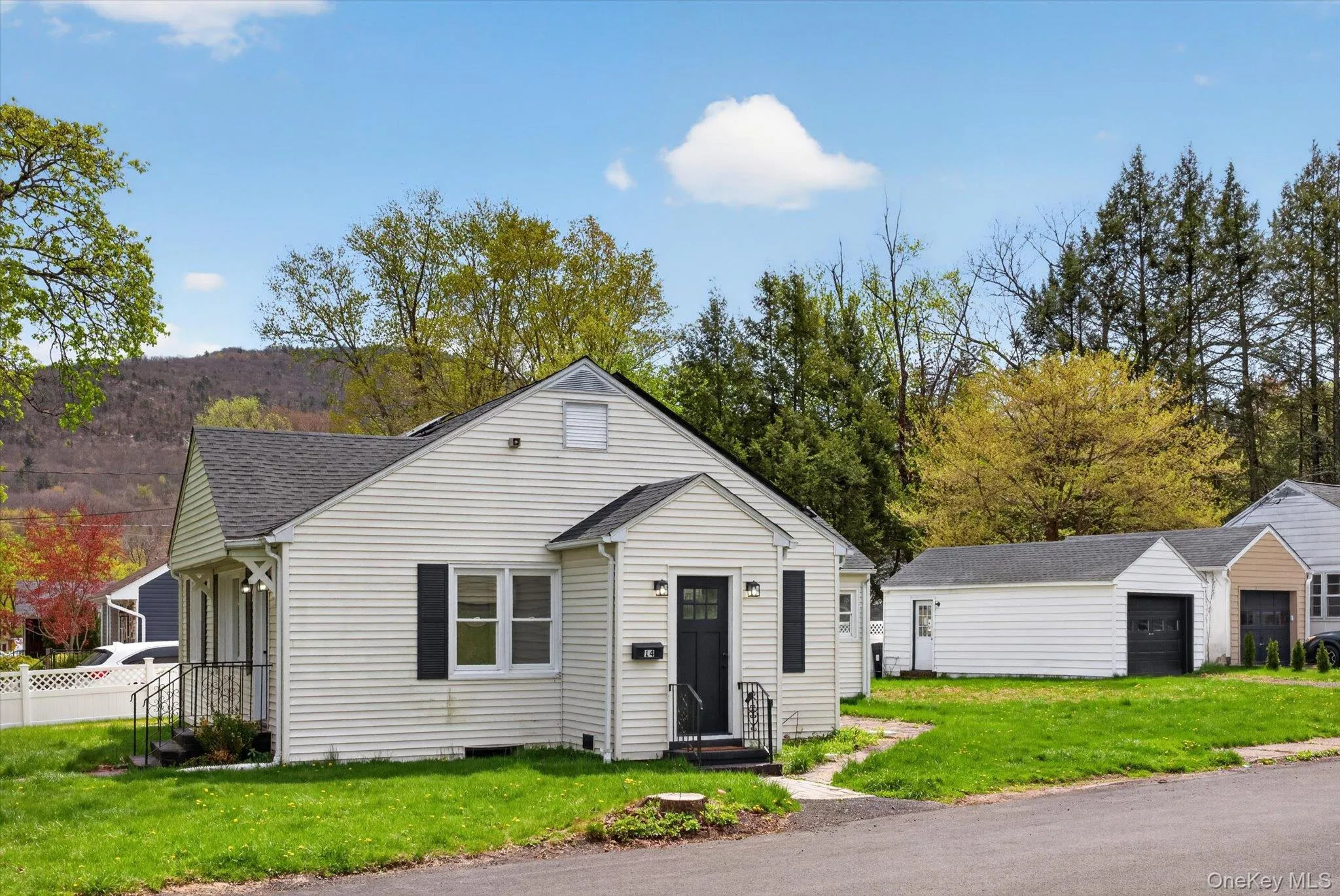 14 Roslyn Street, Wawarsing, NY, 3 Bedrooms Bedrooms, 7 Rooms Rooms,1 BathroomBathrooms,Residential,For Rent,Roslyn,0,990492 14 Roslyn Street, Wawarsing, NY, 3 Bedrooms Bedrooms, 7 Rooms Rooms,1 BathroomBathrooms,Residential,For Rent,Roslyn,0,990492