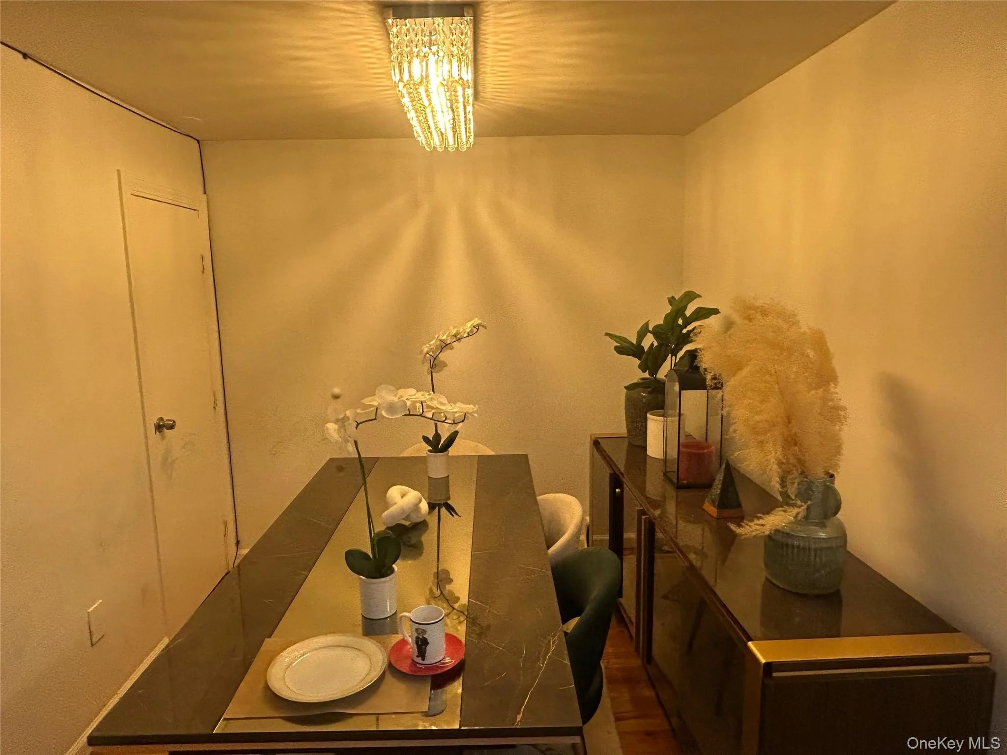 Dining Area Dining Area