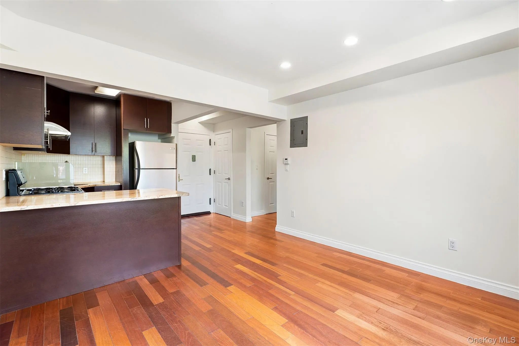7119 162nd Street, New York, NY, 1 Bedroom Bedrooms, 3 Rooms Rooms,1 BathroomBathrooms,Residential Lease,For Rent,162nd,0,990515 7119 162nd Street, New York, NY, 1 Bedroom Bedrooms, 3 Rooms Rooms,1 BathroomBathrooms,Residential Lease,For Rent,162nd,0,990515