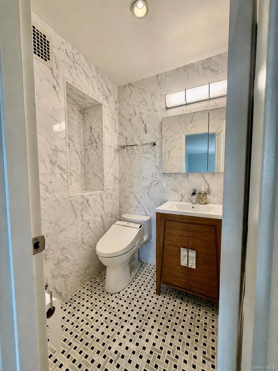 151-35 84th Street, New York, NY, 2 Bedrooms Bedrooms, 7 Rooms Rooms,2 BathroomsBathrooms,Residential Lease,For Rent,84th,0,990530 151-35 84th Street, New York, NY, 2 Bedrooms Bedrooms, 7 Rooms Rooms,2 BathroomsBathrooms,Residential Lease,For Rent,84th,0,990530