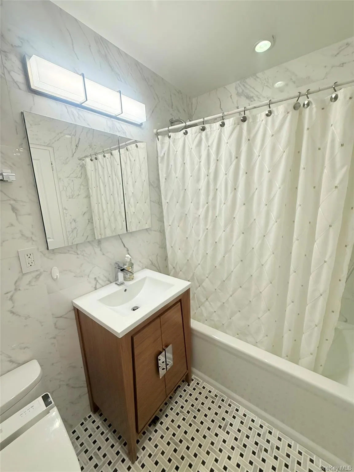 151-35 84th Street, New York, NY, 2 Bedrooms Bedrooms, 7 Rooms Rooms,2 BathroomsBathrooms,Residential Lease,For Rent,84th,0,990530 151-35 84th Street, New York, NY, 2 Bedrooms Bedrooms, 7 Rooms Rooms,2 BathroomsBathrooms,Residential Lease,For Rent,84th,0,990530