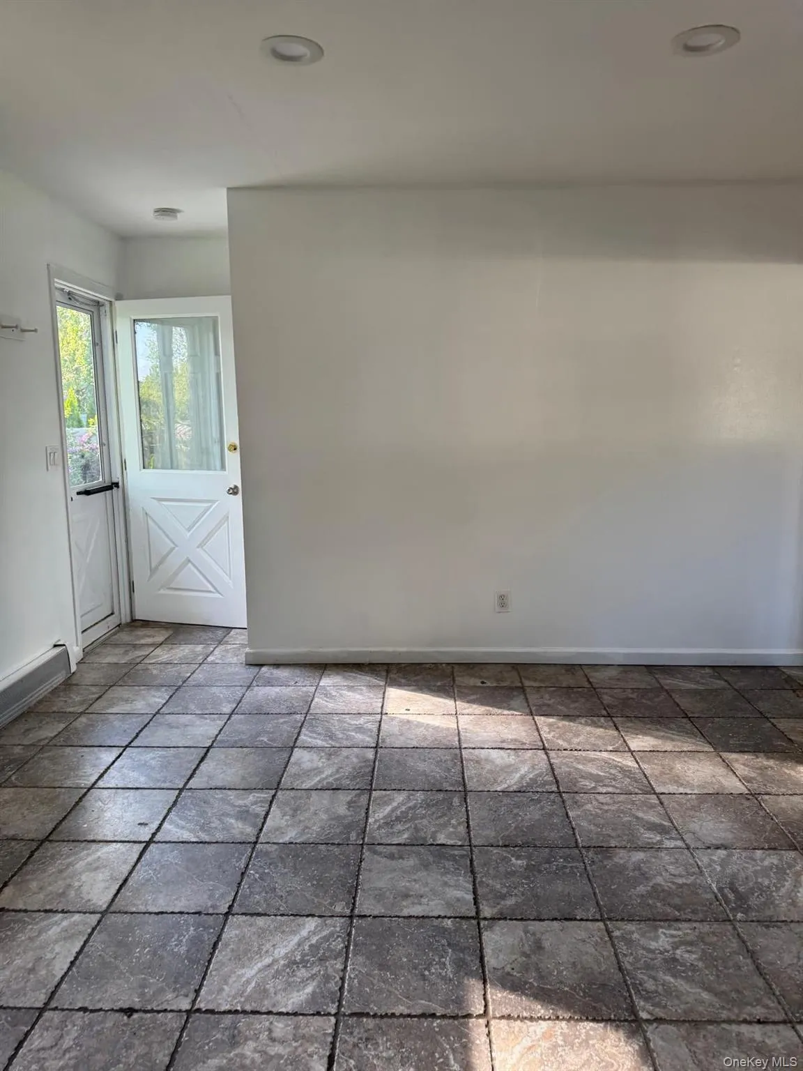 35 Auborn Avenue, Brookhaven, NY, 3 Bedrooms Bedrooms, 6 Rooms Rooms,1 BathroomBathrooms,Residential Lease,For Rent,Auborn,0,990541 35 Auborn Avenue, Brookhaven, NY, 3 Bedrooms Bedrooms, 6 Rooms Rooms,1 BathroomBathrooms,Residential Lease,For Rent,Auborn,0,990541