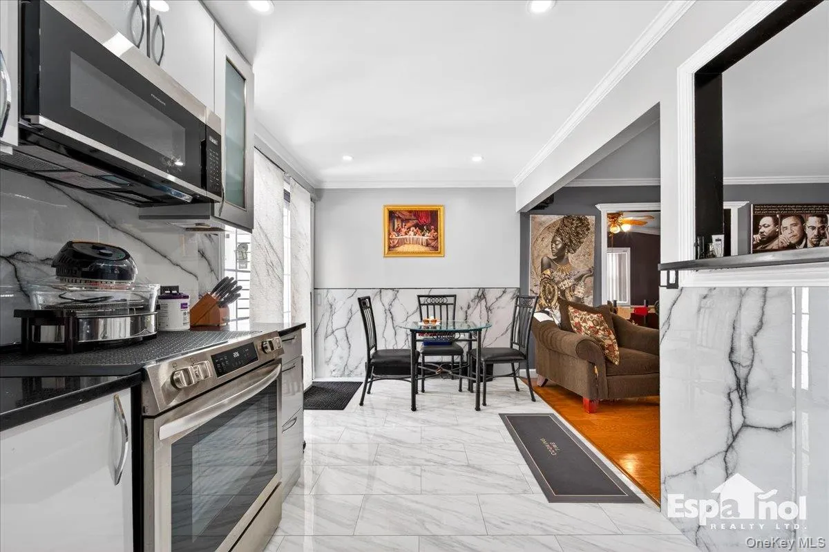 36 Ronald Drive, Babylon, NY, 5 Bedrooms Bedrooms, 9 Rooms Rooms,3 BathroomsBathrooms,Residential Sale,For Rent,Ronald,0,990542 36 Ronald Drive, Babylon, NY, 5 Bedrooms Bedrooms, 9 Rooms Rooms,3 BathroomsBathrooms,Residential Sale,For Rent,Ronald,0,990542