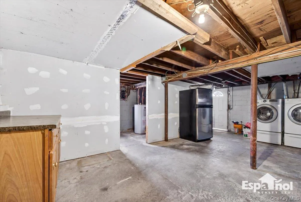 36 Ronald Drive, Babylon, NY, 5 Bedrooms Bedrooms, 9 Rooms Rooms,3 BathroomsBathrooms,Residential Sale,For Rent,Ronald,0,990542 36 Ronald Drive, Babylon, NY, 5 Bedrooms Bedrooms, 9 Rooms Rooms,3 BathroomsBathrooms,Residential Sale,For Rent,Ronald,0,990542