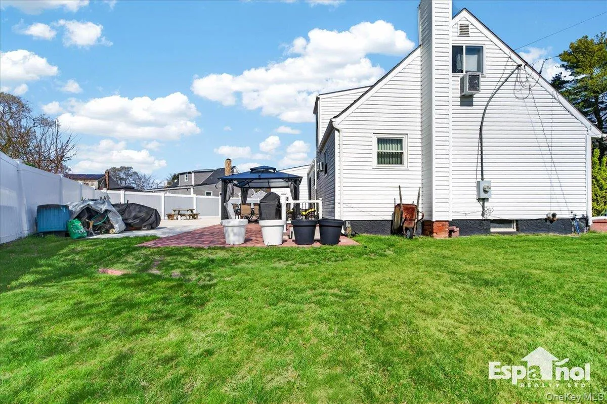 36 Ronald Drive, Babylon, NY, 5 Bedrooms Bedrooms, 9 Rooms Rooms,3 BathroomsBathrooms,Residential Sale,For Rent,Ronald,0,990542 36 Ronald Drive, Babylon, NY, 5 Bedrooms Bedrooms, 9 Rooms Rooms,3 BathroomsBathrooms,Residential Sale,For Rent,Ronald,0,990542