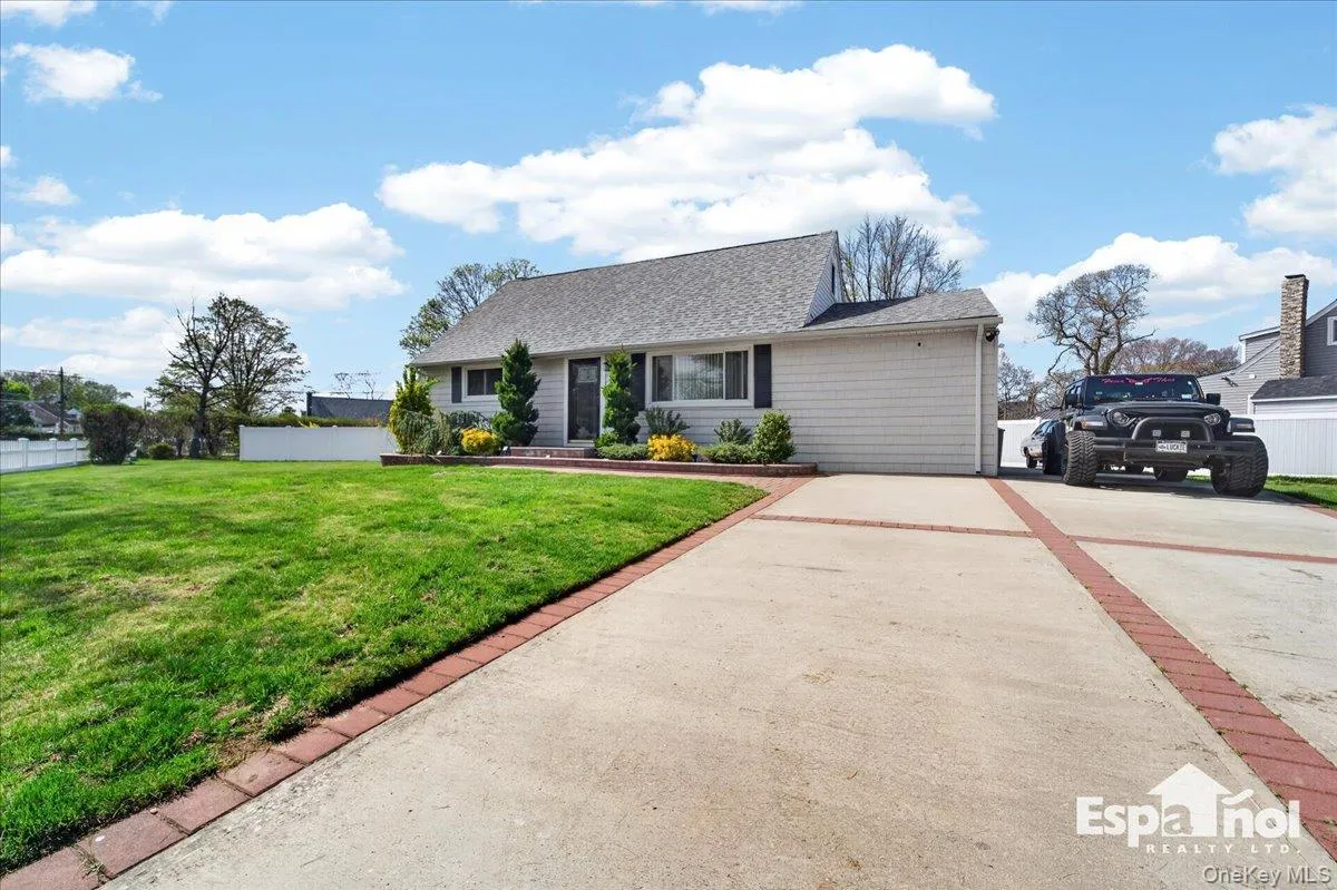 36 Ronald Drive, Babylon, NY, 5 Bedrooms Bedrooms, 9 Rooms Rooms,3 BathroomsBathrooms,Residential Sale,For Rent,Ronald,0,990542 36 Ronald Drive, Babylon, NY, 5 Bedrooms Bedrooms, 9 Rooms Rooms,3 BathroomsBathrooms,Residential Sale,For Rent,Ronald,0,990542