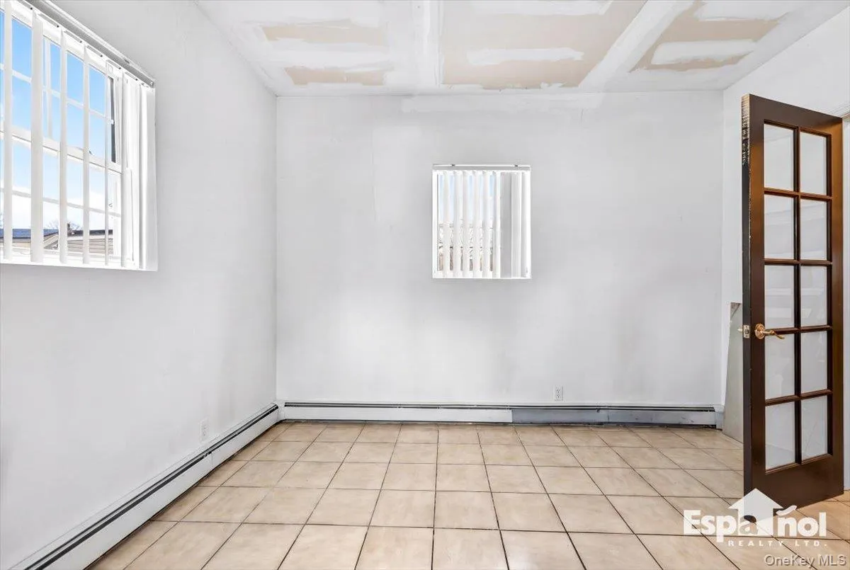 36 Ronald Drive, Babylon, NY, 5 Bedrooms Bedrooms, 9 Rooms Rooms,3 BathroomsBathrooms,Residential Sale,For Rent,Ronald,0,990542 36 Ronald Drive, Babylon, NY, 5 Bedrooms Bedrooms, 9 Rooms Rooms,3 BathroomsBathrooms,Residential Sale,For Rent,Ronald,0,990542