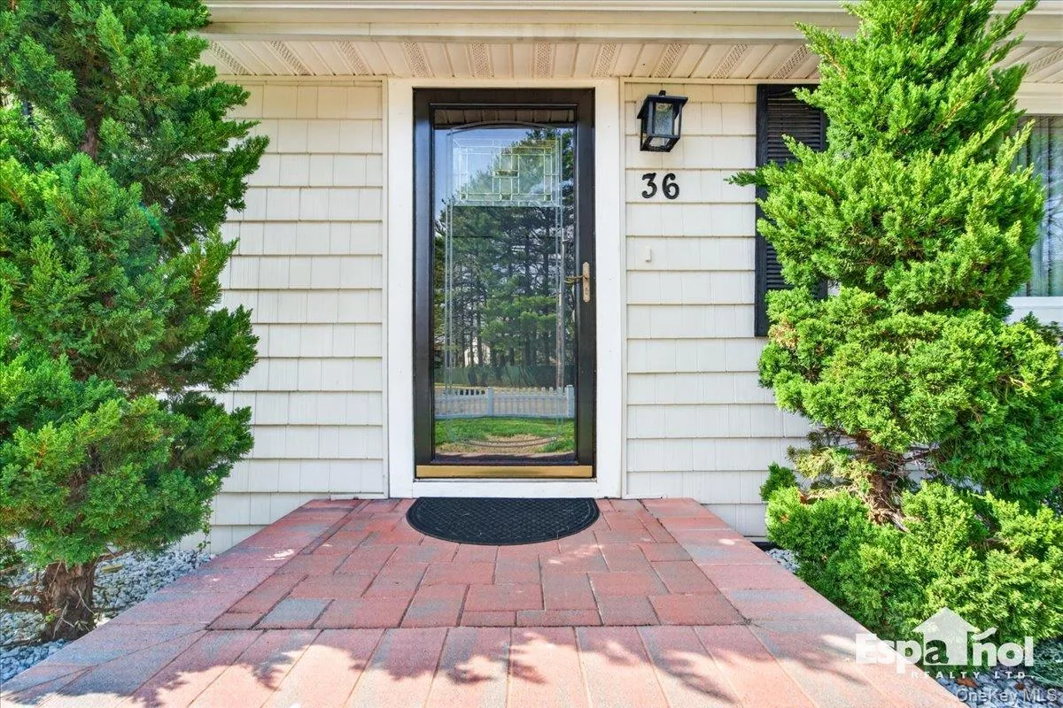 36 Ronald Drive, Babylon, NY, 5 Bedrooms Bedrooms, 9 Rooms Rooms,3 BathroomsBathrooms,Residential Sale,For Rent,Ronald,0,990542 36 Ronald Drive, Babylon, NY, 5 Bedrooms Bedrooms, 9 Rooms Rooms,3 BathroomsBathrooms,Residential Sale,For Rent,Ronald,0,990542