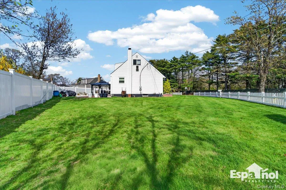 36 Ronald Drive, Babylon, NY, 5 Bedrooms Bedrooms, 9 Rooms Rooms,3 BathroomsBathrooms,Residential Sale,For Rent,Ronald,0,990542 36 Ronald Drive, Babylon, NY, 5 Bedrooms Bedrooms, 9 Rooms Rooms,3 BathroomsBathrooms,Residential Sale,For Rent,Ronald,0,990542
