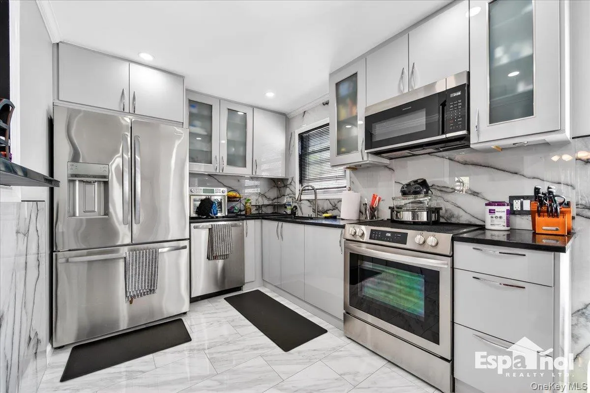 36 Ronald Drive, Babylon, NY, 5 Bedrooms Bedrooms, 9 Rooms Rooms,3 BathroomsBathrooms,Residential Sale,For Rent,Ronald,0,990542 36 Ronald Drive, Babylon, NY, 5 Bedrooms Bedrooms, 9 Rooms Rooms,3 BathroomsBathrooms,Residential Sale,For Rent,Ronald,0,990542