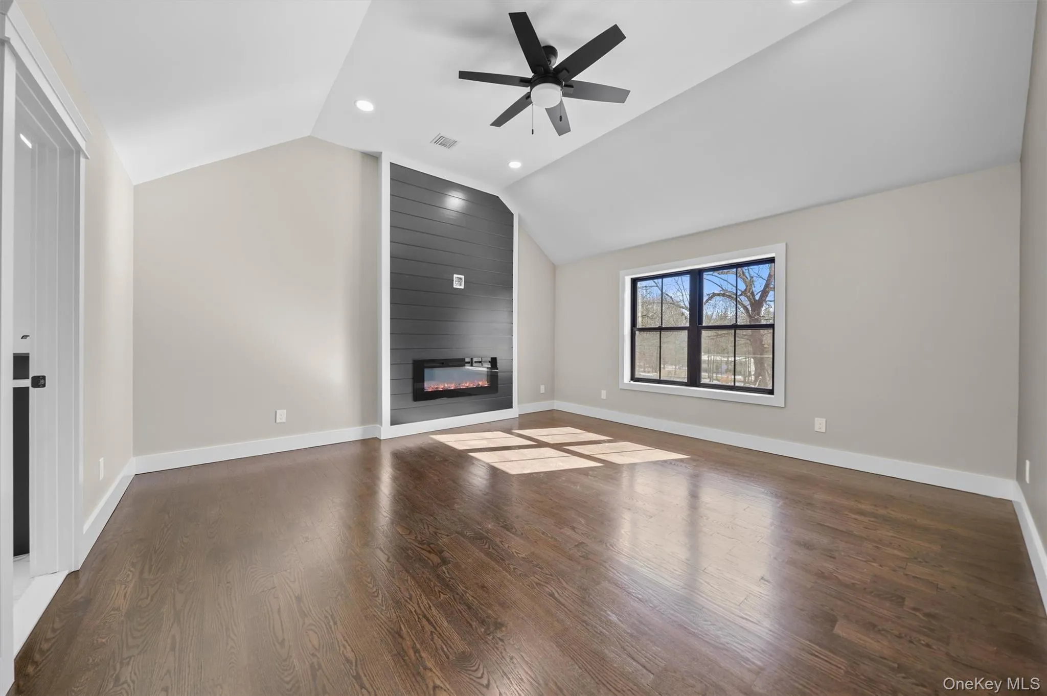 Pictures of a similar home recently completed by the builder. Pictures of a similar home recently completed by the builder.