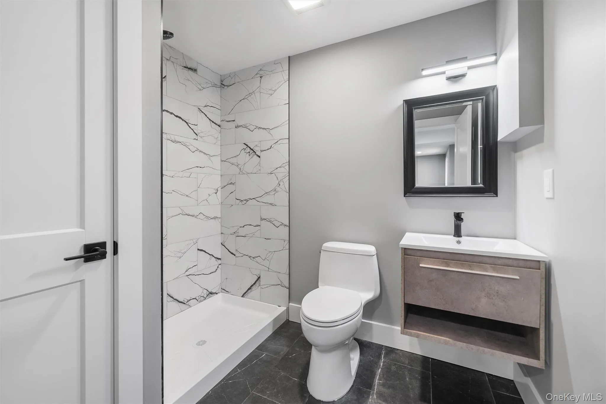 Pictures of a similar home recently completed by the builder. Pictures of a similar home recently completed by the builder.