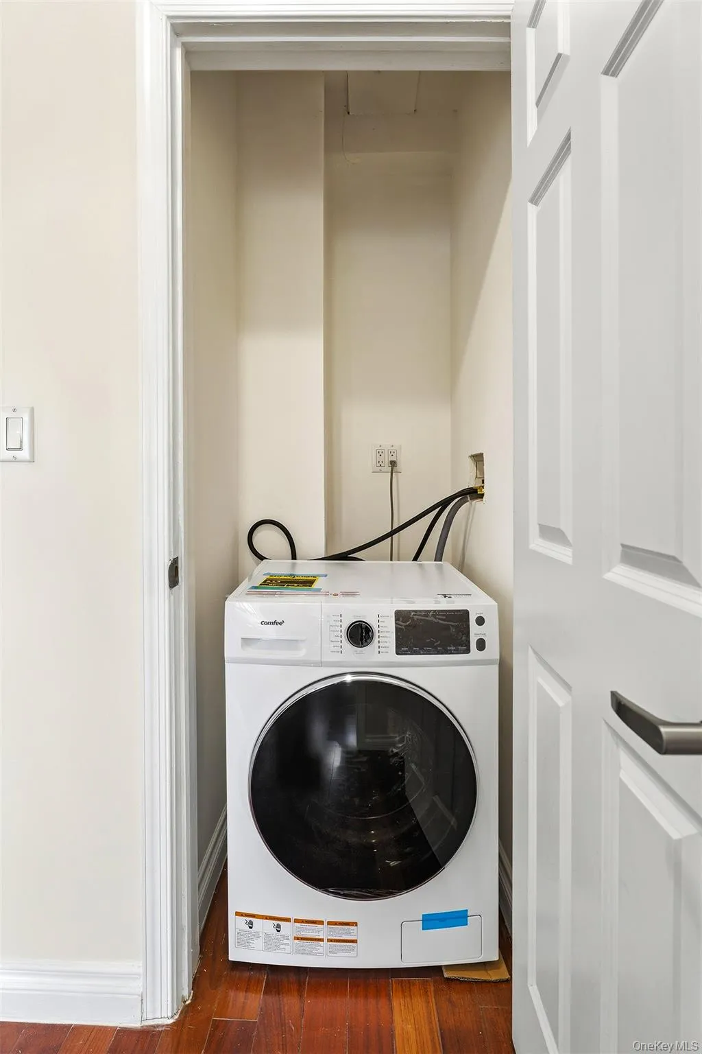 7119 162nd Street, New York, NY, 1 Bedroom Bedrooms, 3 Rooms Rooms,1 BathroomBathrooms,Residential,For Rent,162nd,0,990559 7119 162nd Street, New York, NY, 1 Bedroom Bedrooms, 3 Rooms Rooms,1 BathroomBathrooms,Residential,For Rent,162nd,0,990559