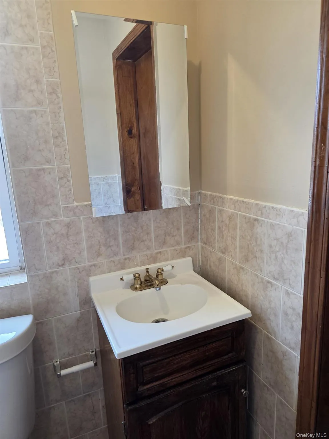 178-45 145th Road, New York, NY, 3 Bedrooms Bedrooms, 6 Rooms Rooms,1 BathroomBathrooms,Residential Lease,For Rent,145th,0,990562 178-45 145th Road, New York, NY, 3 Bedrooms Bedrooms, 6 Rooms Rooms,1 BathroomBathrooms,Residential Lease,For Rent,145th,0,990562