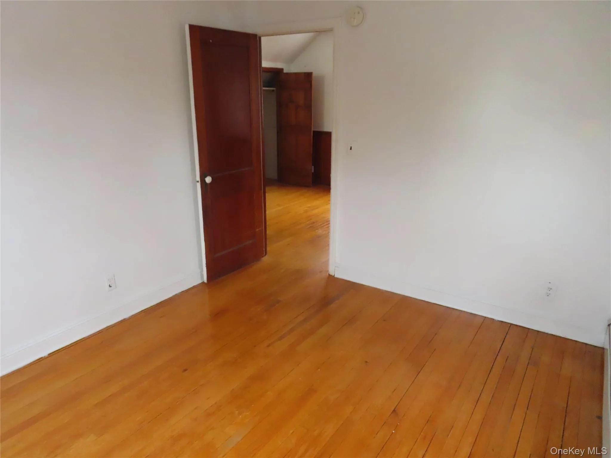 78A Upper Deer Park Avenue, Babylon, NY, 1 Bedroom Bedrooms, 3 Rooms Rooms,1 BathroomBathrooms,Residential Lease,For Rent,Deer Park,0,990576 78A Upper Deer Park Avenue, Babylon, NY, 1 Bedroom Bedrooms, 3 Rooms Rooms,1 BathroomBathrooms,Residential Lease,For Rent,Deer Park,0,990576