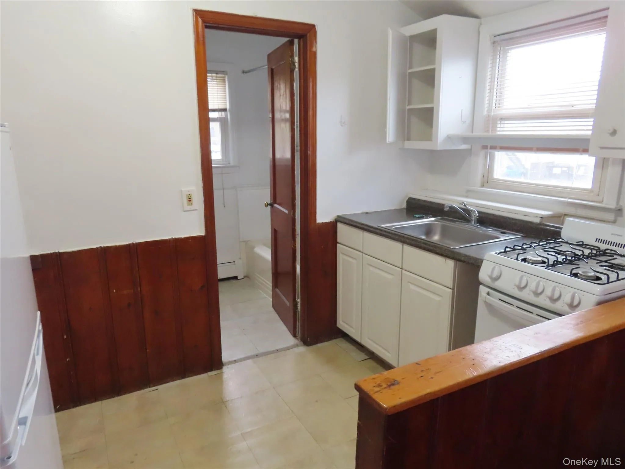 78A Upper Deer Park Avenue, Babylon, NY, 1 Bedroom Bedrooms, 3 Rooms Rooms,1 BathroomBathrooms,Residential Lease,For Rent,Deer Park,0,990576 78A Upper Deer Park Avenue, Babylon, NY, 1 Bedroom Bedrooms, 3 Rooms Rooms,1 BathroomBathrooms,Residential Lease,For Rent,Deer Park,0,990576