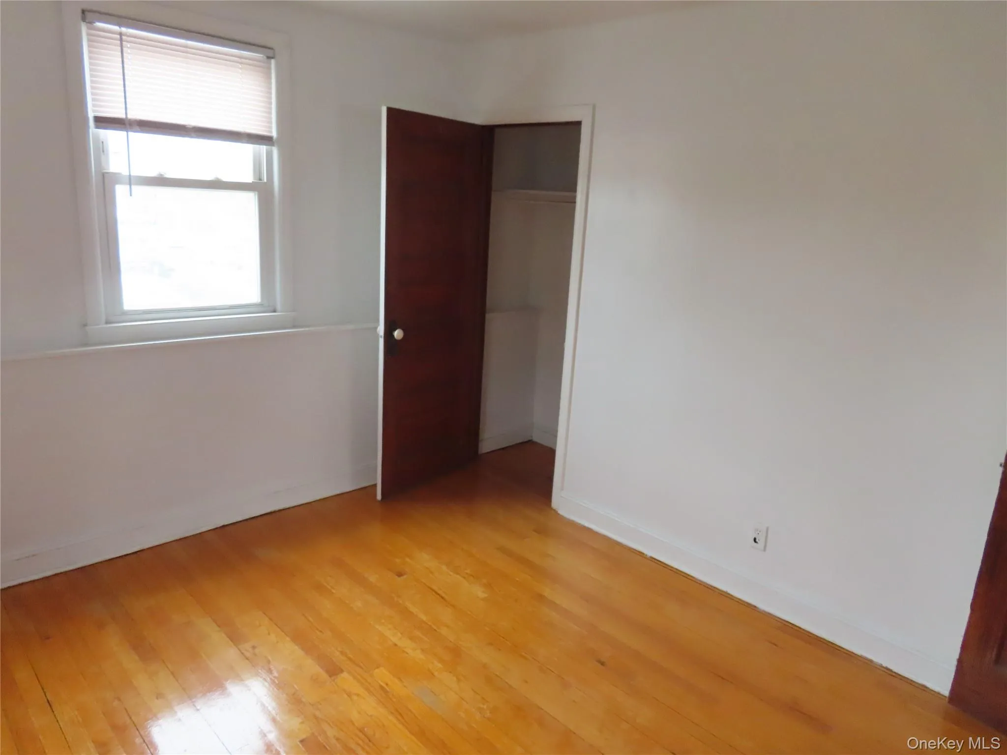 78A Upper Deer Park Avenue, Babylon, NY, 1 Bedroom Bedrooms, 3 Rooms Rooms,1 BathroomBathrooms,Residential Lease,For Rent,Deer Park,0,990576 78A Upper Deer Park Avenue, Babylon, NY, 1 Bedroom Bedrooms, 3 Rooms Rooms,1 BathroomBathrooms,Residential Lease,For Rent,Deer Park,0,990576