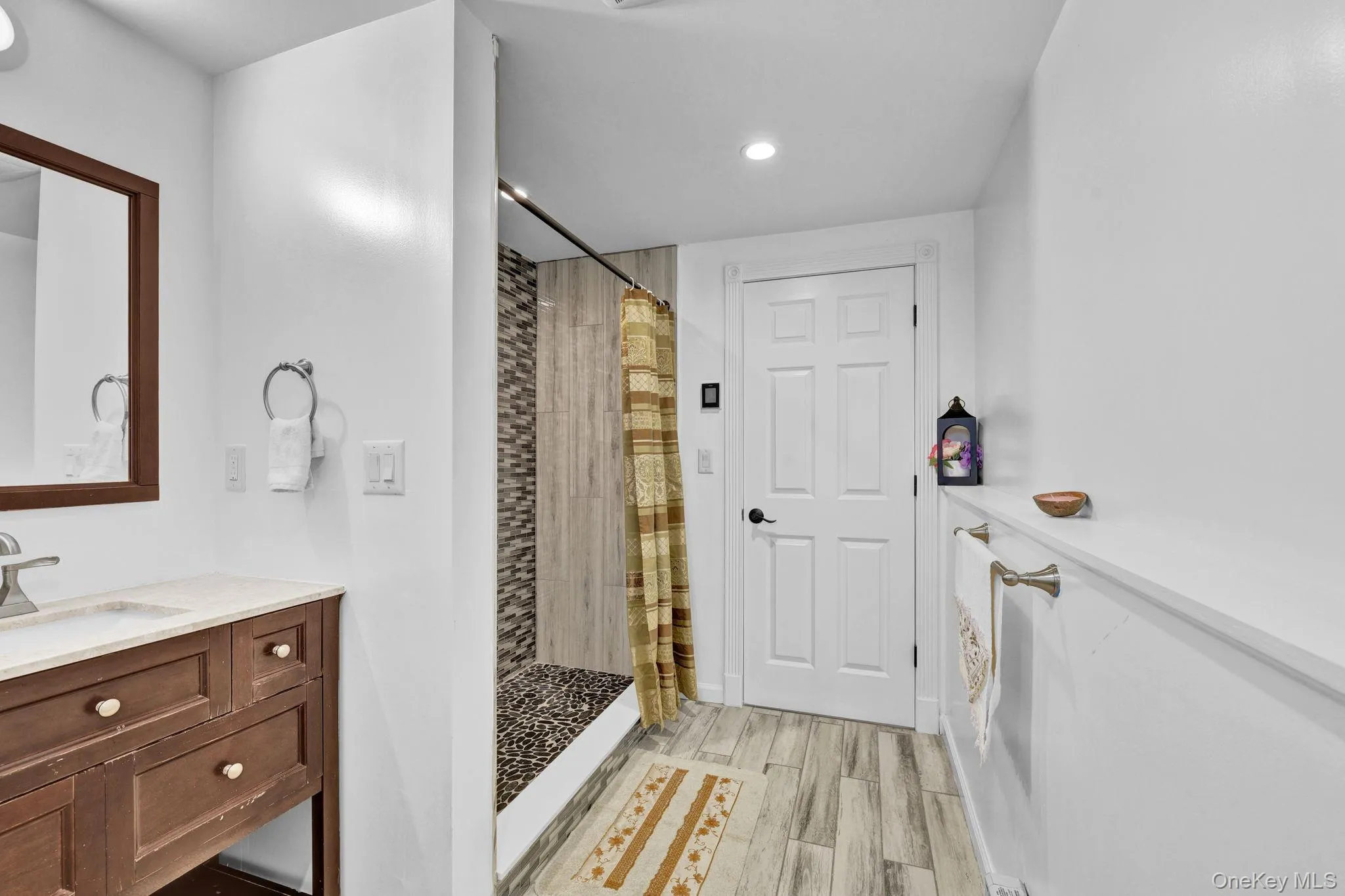 809 Highland Lake Road, Middletown, NY, 4 Bedrooms Bedrooms, 8 Rooms Rooms,3 BathroomsBathrooms,Residential Lease,For Rent,Highland Lake,0,990580 809 Highland Lake Road, Middletown, NY, 4 Bedrooms Bedrooms, 8 Rooms Rooms,3 BathroomsBathrooms,Residential Lease,For Rent,Highland Lake,0,990580