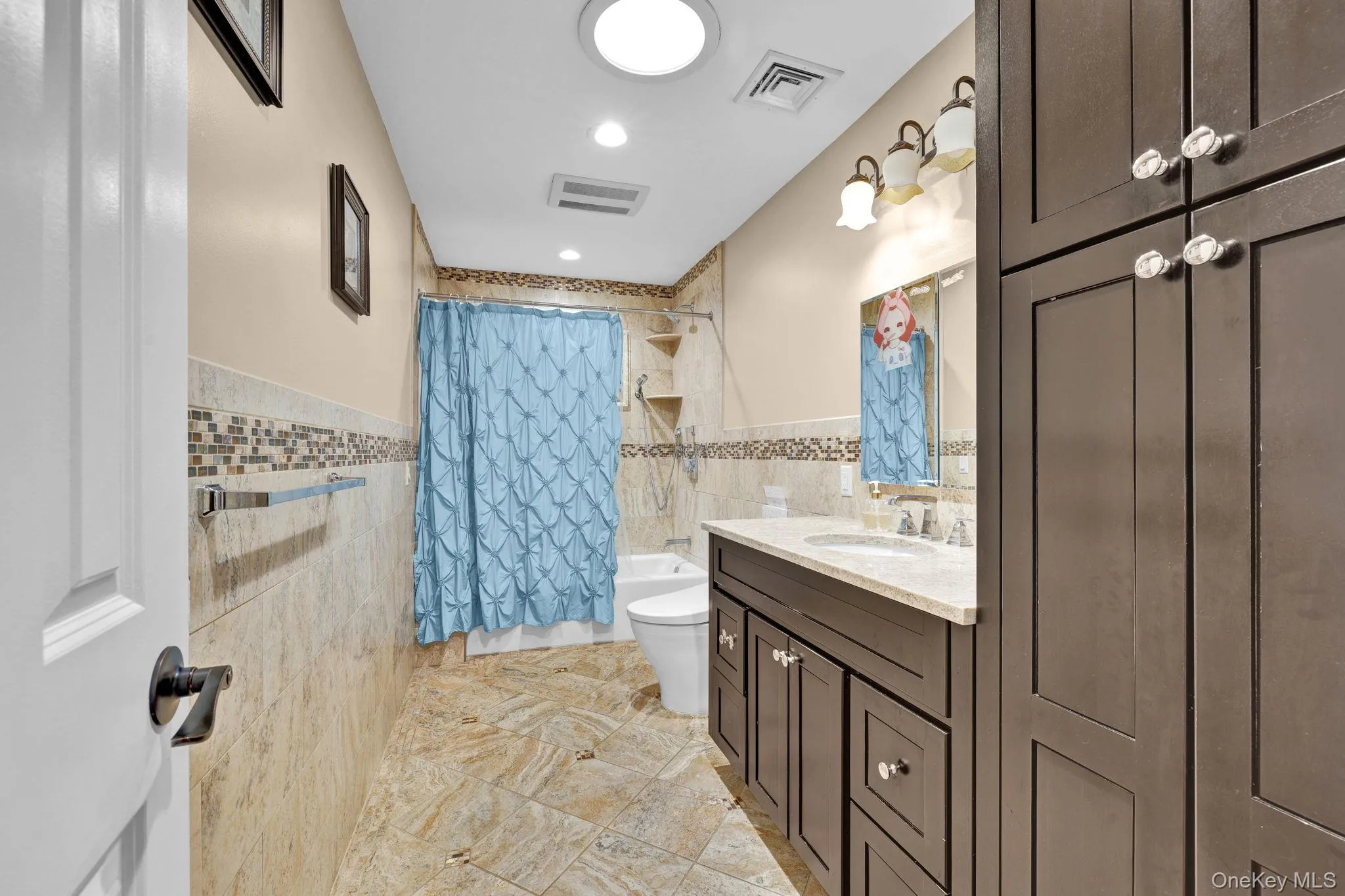 Full bathroom on main floor. Full bathroom on main floor.