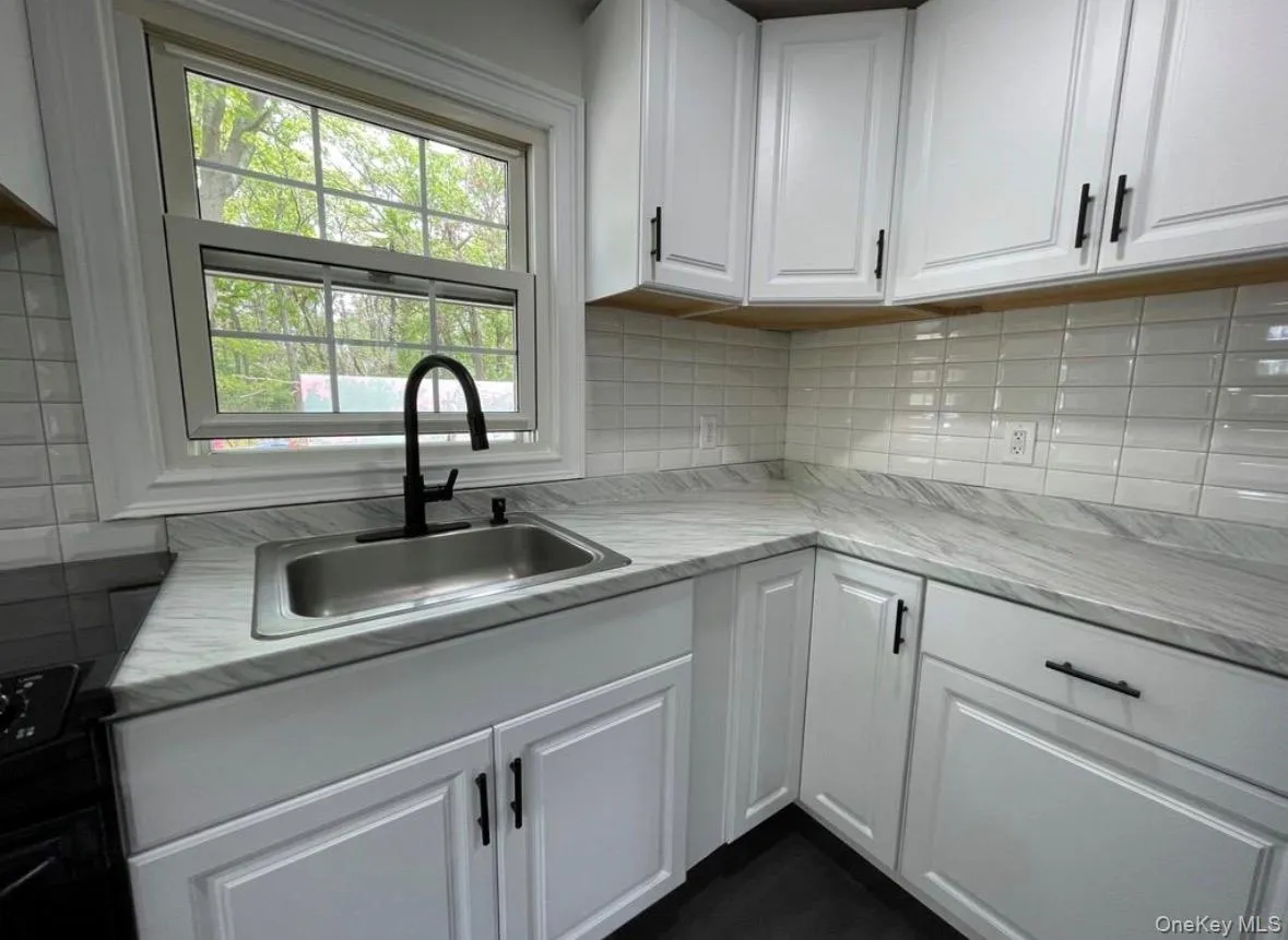 27 Seusing Boulevard, Brookhaven, NY, 3 Bedrooms Bedrooms, 6 Rooms Rooms,1 BathroomBathrooms,Residential Lease,For Rent,Seusing,0,990592 27 Seusing Boulevard, Brookhaven, NY, 3 Bedrooms Bedrooms, 6 Rooms Rooms,1 BathroomBathrooms,Residential Lease,For Rent,Seusing,0,990592