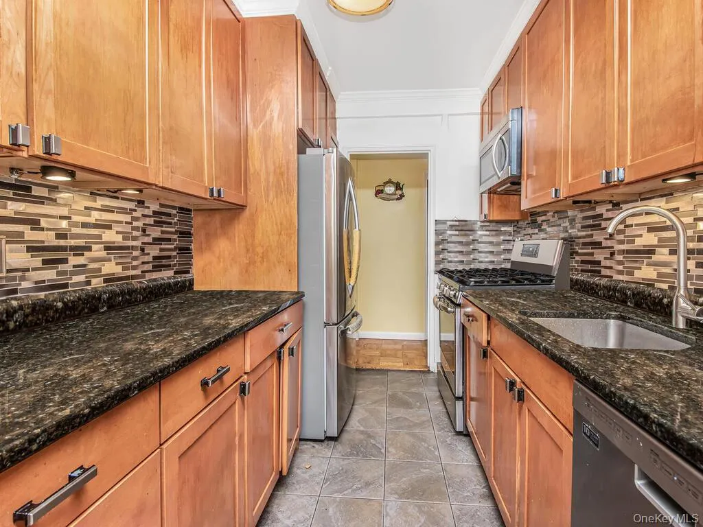 5500 5500 Fieldstone Road, New York, NY, 3 Bedrooms Bedrooms, 6 Rooms Rooms,2 BathroomsBathrooms,Residential Lease,For Rent,5500 Fieldstone,0,990598 5500 5500 Fieldstone Road, New York, NY, 3 Bedrooms Bedrooms, 6 Rooms Rooms,2 BathroomsBathrooms,Residential Lease,For Rent,5500 Fieldstone,0,990598