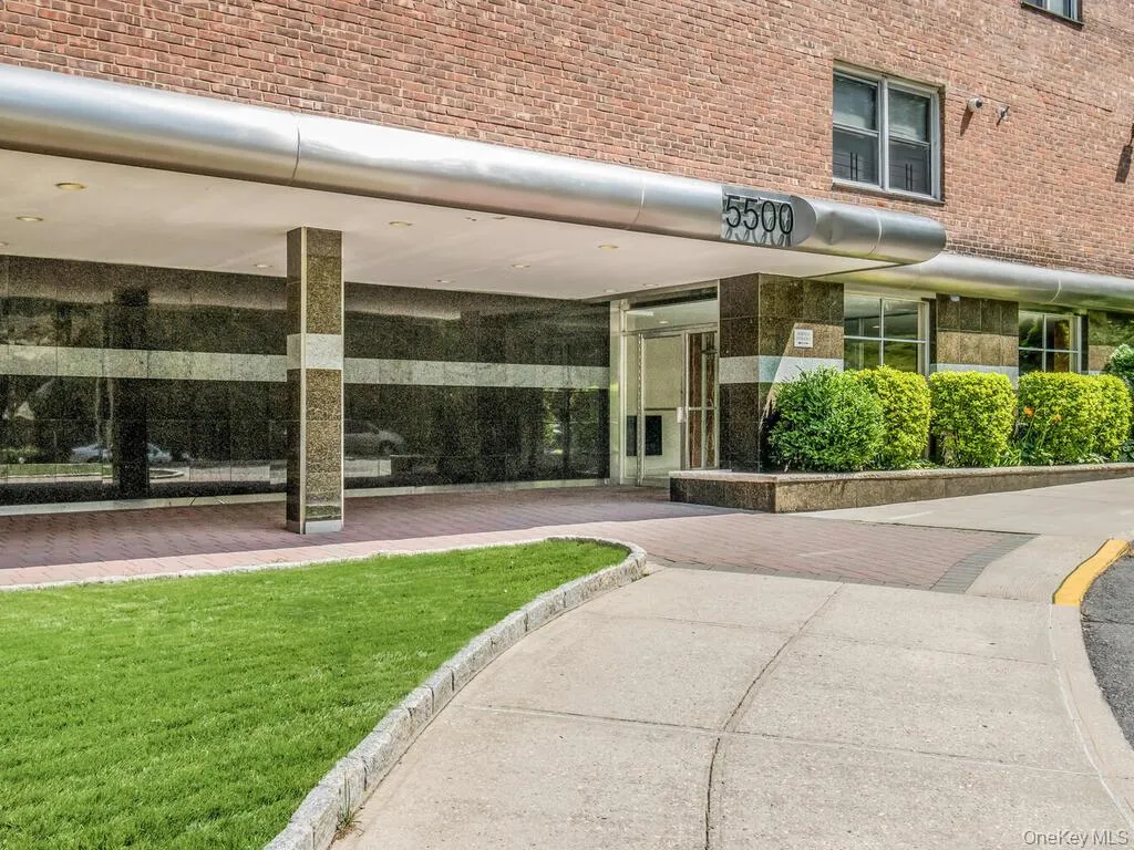 5500 5500 Fieldstone Road, New York, NY, 3 Bedrooms Bedrooms, 6 Rooms Rooms,2 BathroomsBathrooms,Residential Lease,For Rent,5500 Fieldstone,0,990598 5500 5500 Fieldstone Road, New York, NY, 3 Bedrooms Bedrooms, 6 Rooms Rooms,2 BathroomsBathrooms,Residential Lease,For Rent,5500 Fieldstone,0,990598
