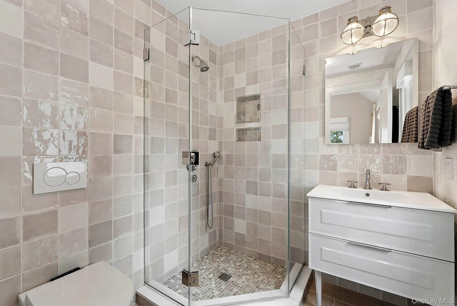 1 Fox Crossing, Southampton, New York 11963