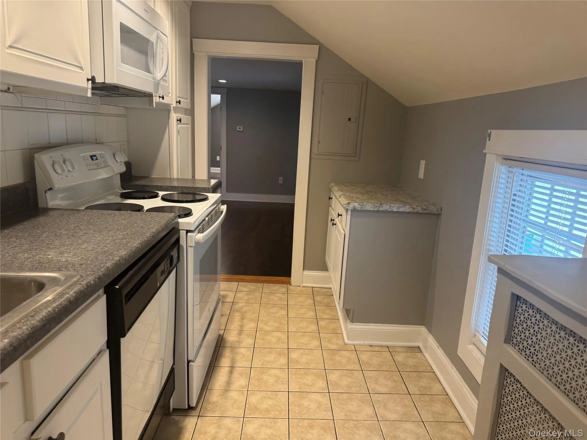 1035 MAIN Street, Fishkill, NY, 1 Bedroom Bedrooms, 4 Rooms Rooms,1 BathroomBathrooms,Residential Lease,For Rent,MAIN,0,990601 1035 MAIN Street, Fishkill, NY, 1 Bedroom Bedrooms, 4 Rooms Rooms,1 BathroomBathrooms,Residential Lease,For Rent,MAIN,0,990601