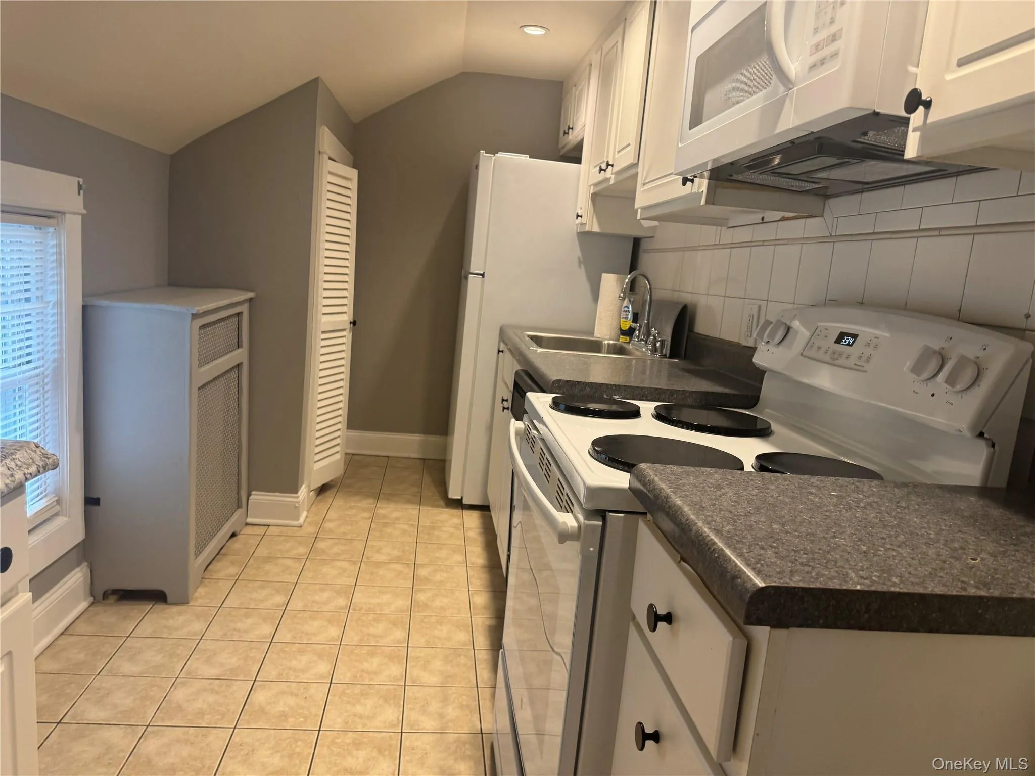 1035 MAIN Street, Fishkill, NY, 1 Bedroom Bedrooms, 4 Rooms Rooms,1 BathroomBathrooms,Residential Lease,For Rent,MAIN,0,990601 1035 MAIN Street, Fishkill, NY, 1 Bedroom Bedrooms, 4 Rooms Rooms,1 BathroomBathrooms,Residential Lease,For Rent,MAIN,0,990601