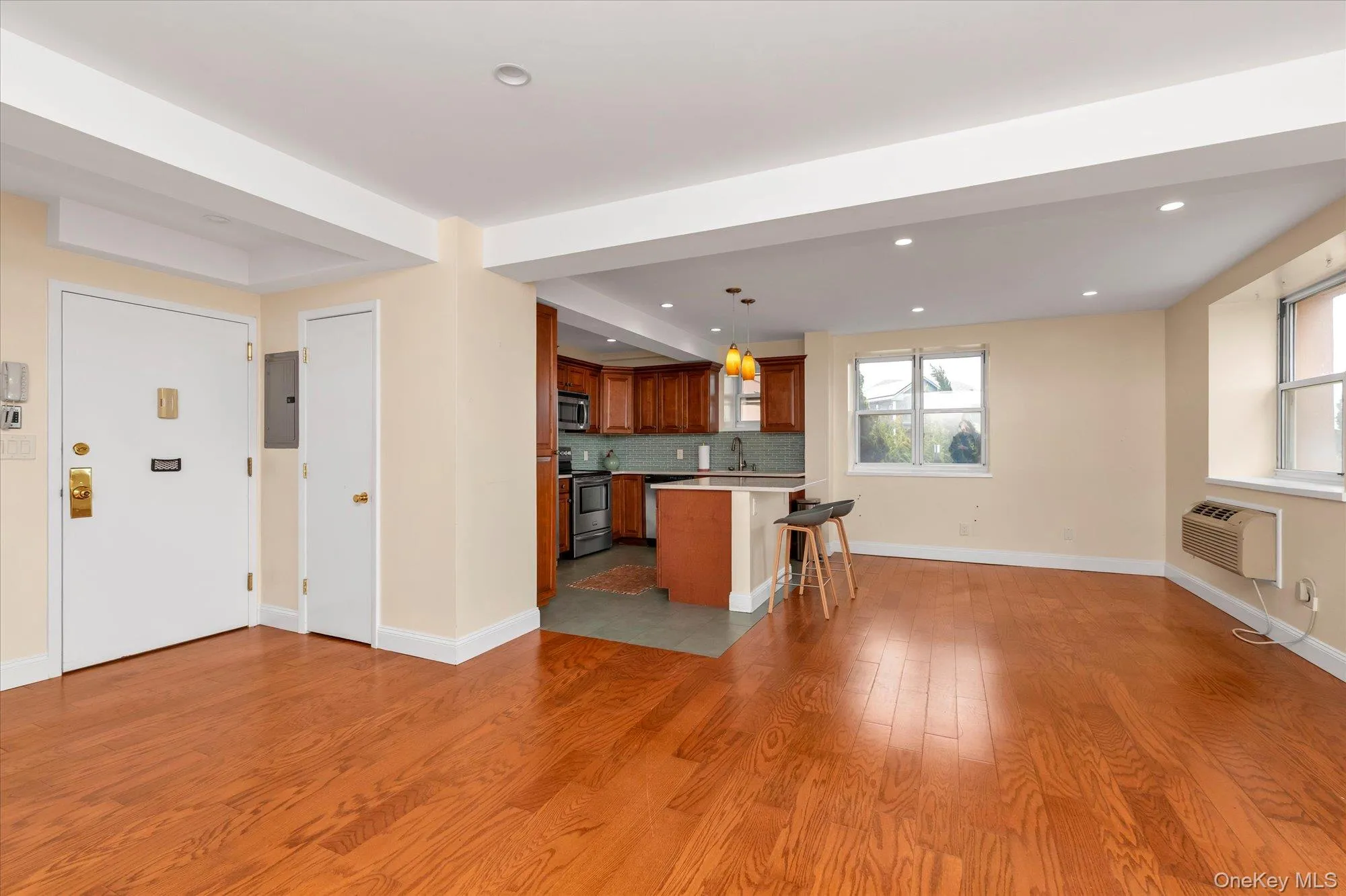 2 Richmond Road, Hempstead, NY, 2 Bedrooms Bedrooms, 4 Rooms Rooms,2 BathroomsBathrooms,Residential,For Rent,Richmond,0,990606 2 Richmond Road, Hempstead, NY, 2 Bedrooms Bedrooms, 4 Rooms Rooms,2 BathroomsBathrooms,Residential,For Rent,Richmond,0,990606