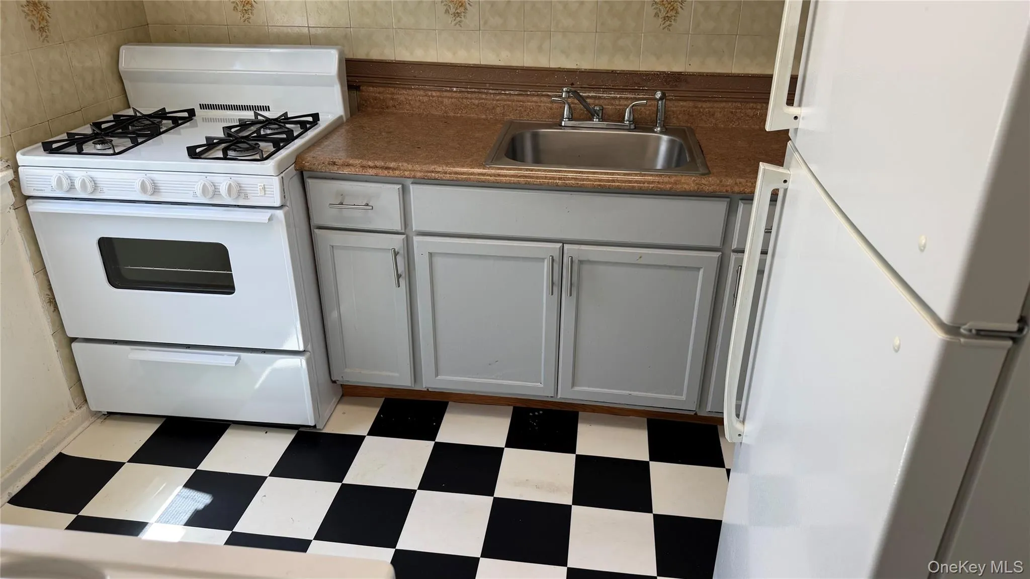 7442 260th Street, New York, NY, 2 Bedrooms Bedrooms, 4 Rooms Rooms,1 BathroomBathrooms,Residential Lease,For Rent,260th,0,990608 7442 260th Street, New York, NY, 2 Bedrooms Bedrooms, 4 Rooms Rooms,1 BathroomBathrooms,Residential Lease,For Rent,260th,0,990608