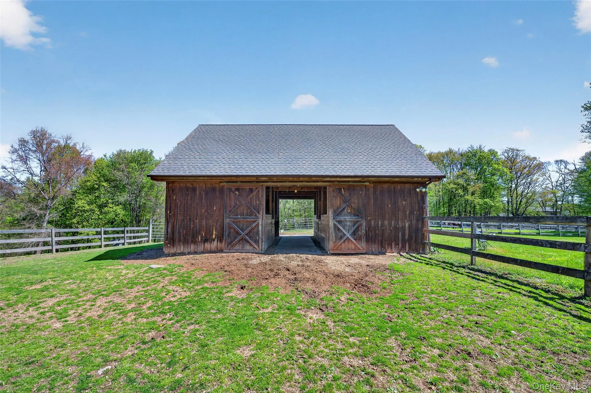 If not horses, would you rather have a workshop or studio? The layout of the barnyard offers flexibility for many uses! If not horses, would you rather have a workshop or studio? The layout of the barnyard offers flexibility for many uses!