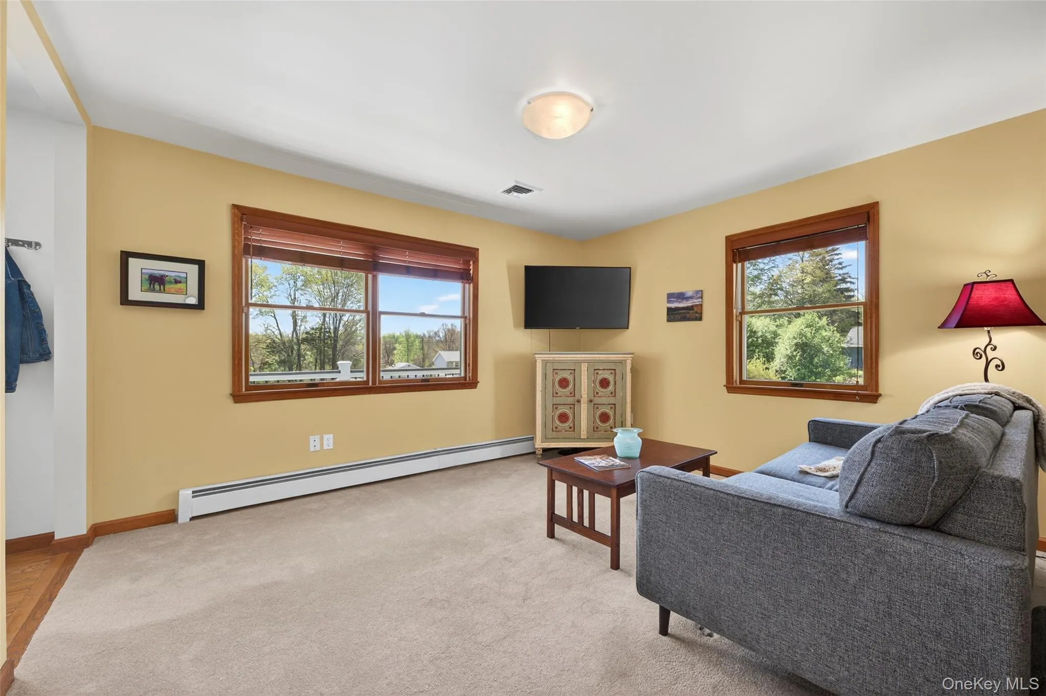 Wall to wall carpeting just 2 years old Wall to wall carpeting just 2 years old