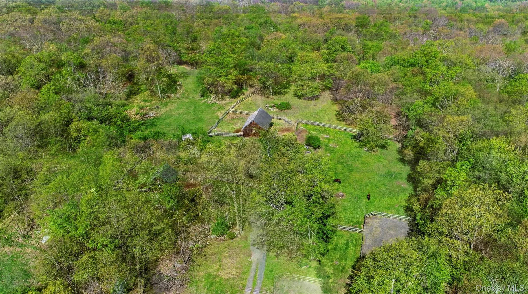 The barn is set back on the 2nd lot for full use of the property The barn is set back on the 2nd lot for full use of the property