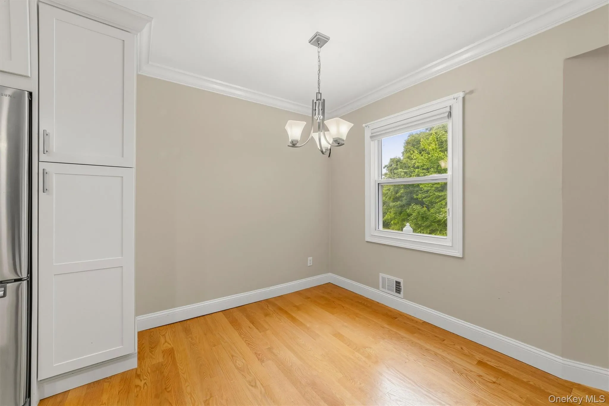 Dining room area. Nice large pantry in kitchen Dining room area. Nice large pantry in kitchen