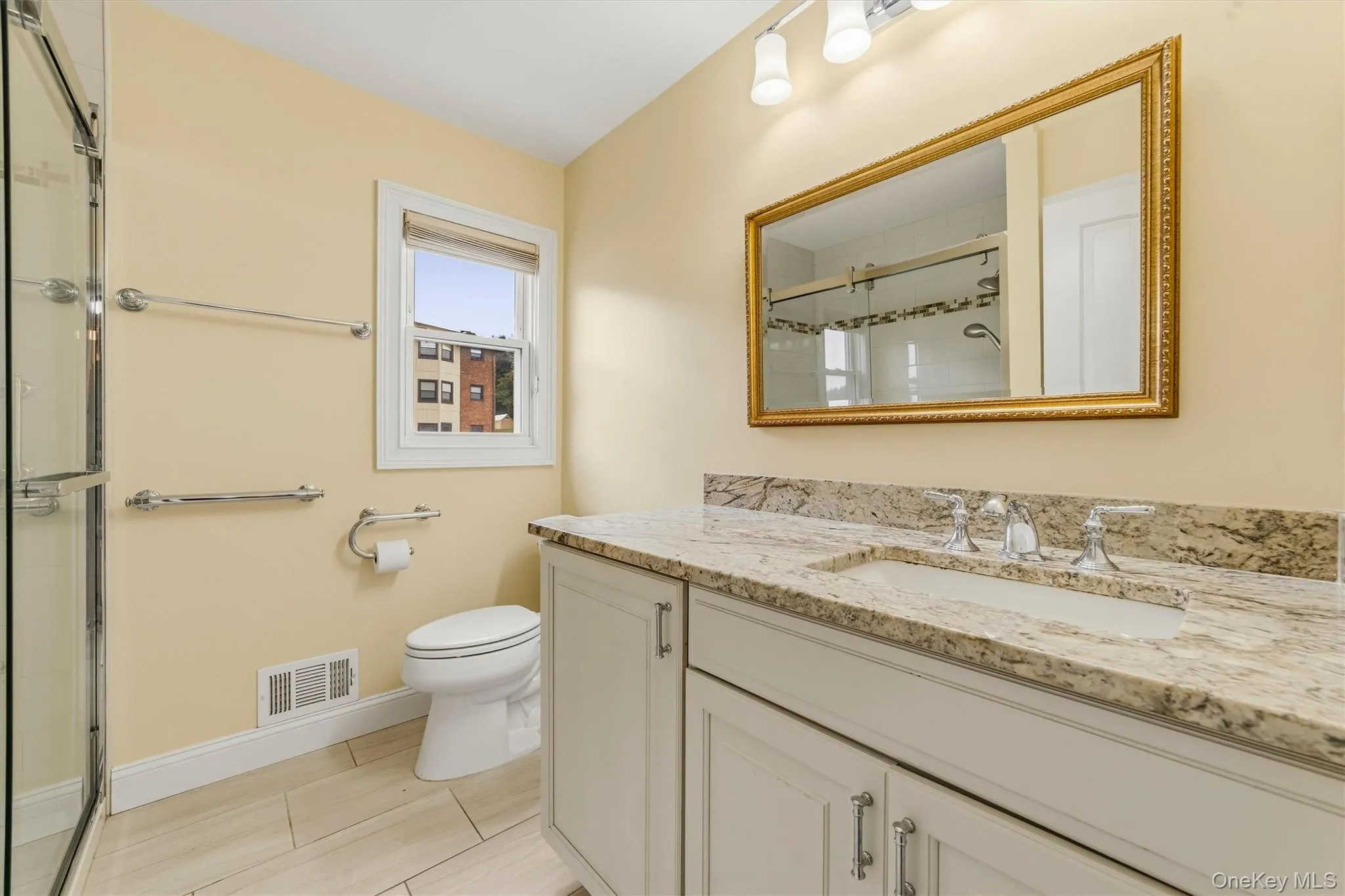 Nice bathroom with a window Nice bathroom with a window
