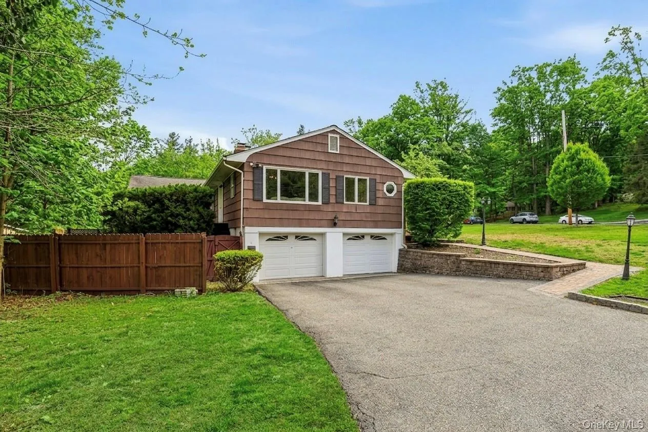 35 Mayer Drive, Ramapo, NY, 3 Bedrooms Bedrooms, 9 Rooms Rooms,3 BathroomsBathrooms,Residential,For Rent,Mayer,0,990635 35 Mayer Drive, Ramapo, NY, 3 Bedrooms Bedrooms, 9 Rooms Rooms,3 BathroomsBathrooms,Residential,For Rent,Mayer,0,990635