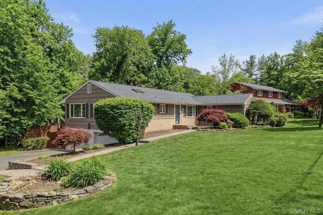 35 Mayer Drive, Ramapo, NY, 3 Bedrooms Bedrooms, 9 Rooms Rooms,3 BathroomsBathrooms,Residential,For Rent,Mayer,0,990635 35 Mayer Drive, Ramapo, NY, 3 Bedrooms Bedrooms, 9 Rooms Rooms,3 BathroomsBathrooms,Residential,For Rent,Mayer,0,990635